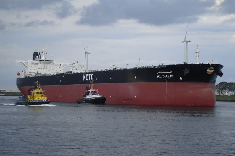 Iranian strike sets VLCC Al Salmi on fire off Dubai